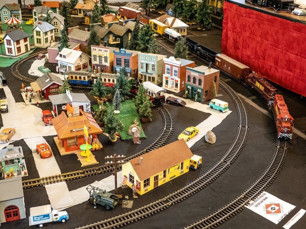 Holiday trains at America on Wheels museum